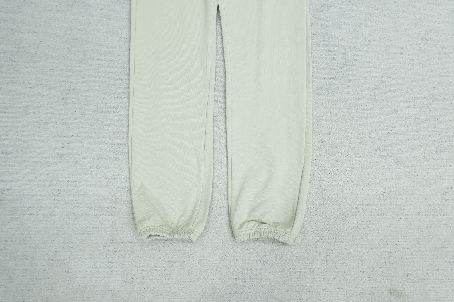C - SWEATPANTS