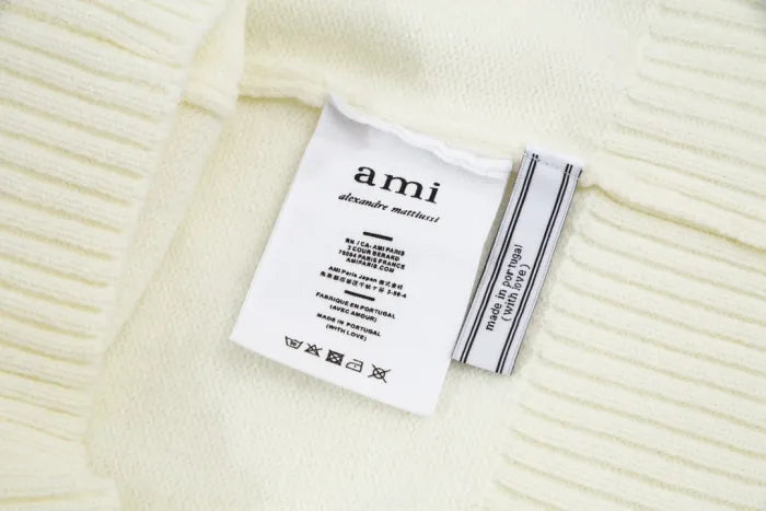 A  - SWEATER