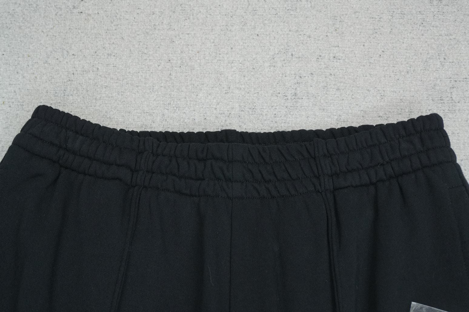 M - SWEATPANTS