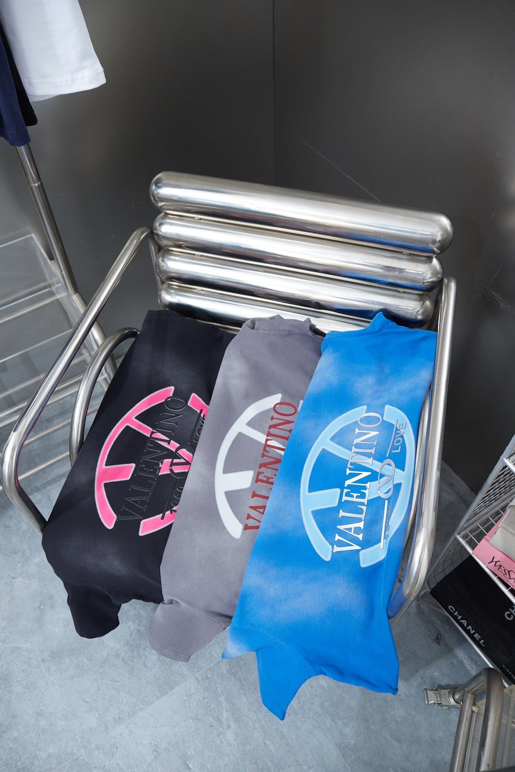 V - TSHIRT