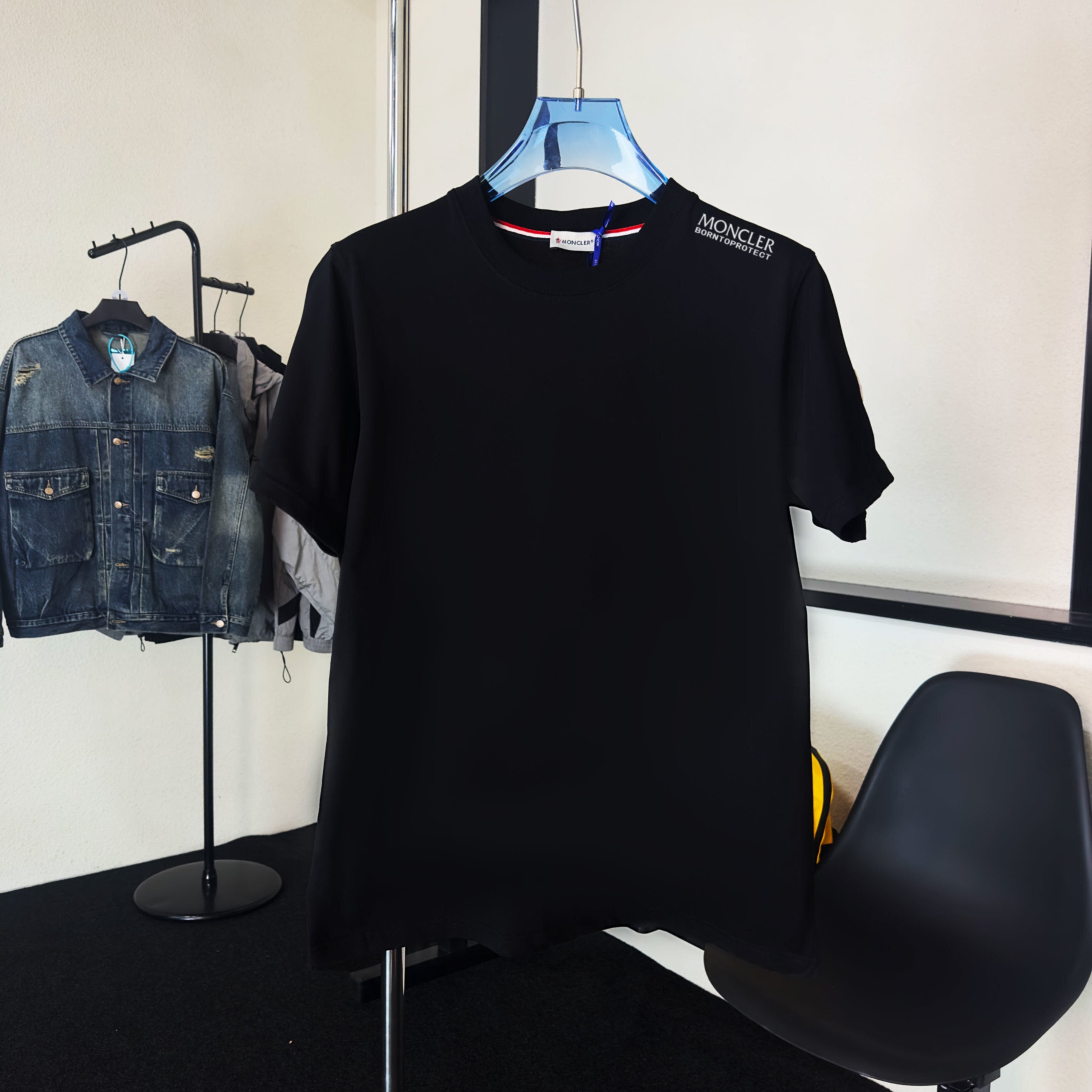 M - TSHIRT