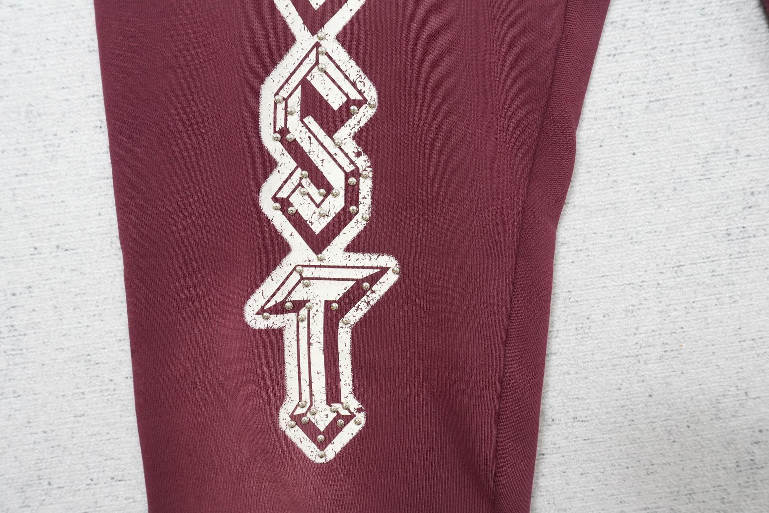L - SWEATPANTS