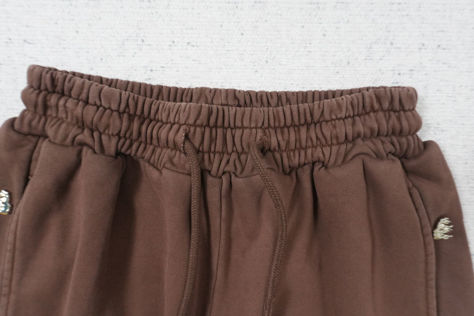 H - SWEATPANTS