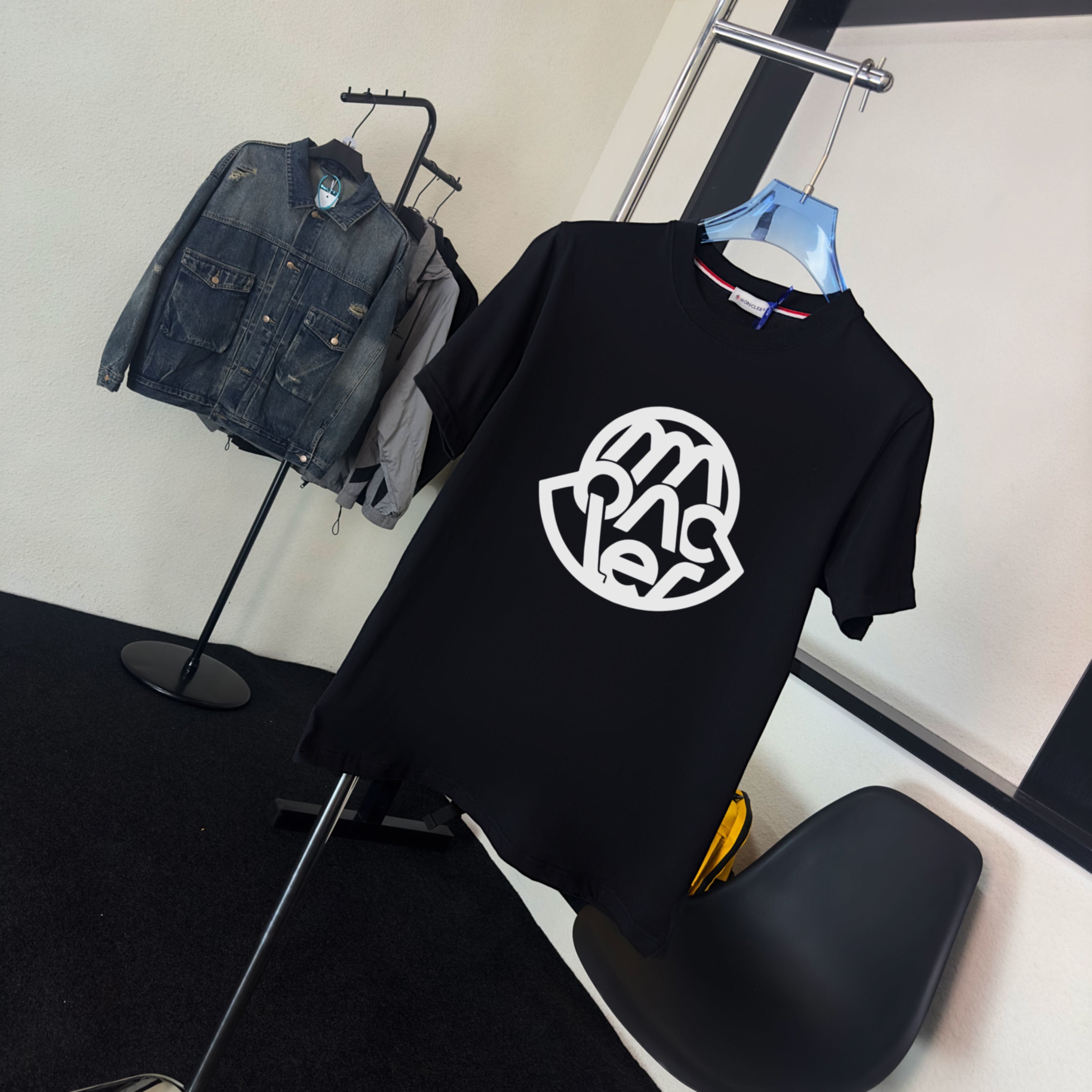 M - TSHIRT