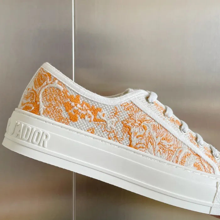 D - SNEAKERS