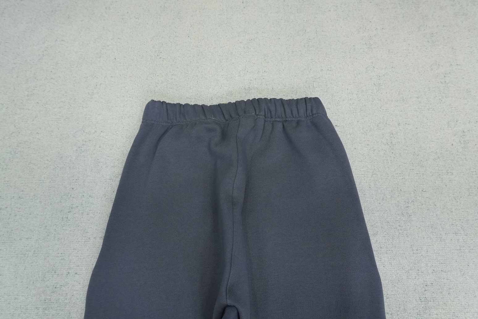 F - SWEATPANTS