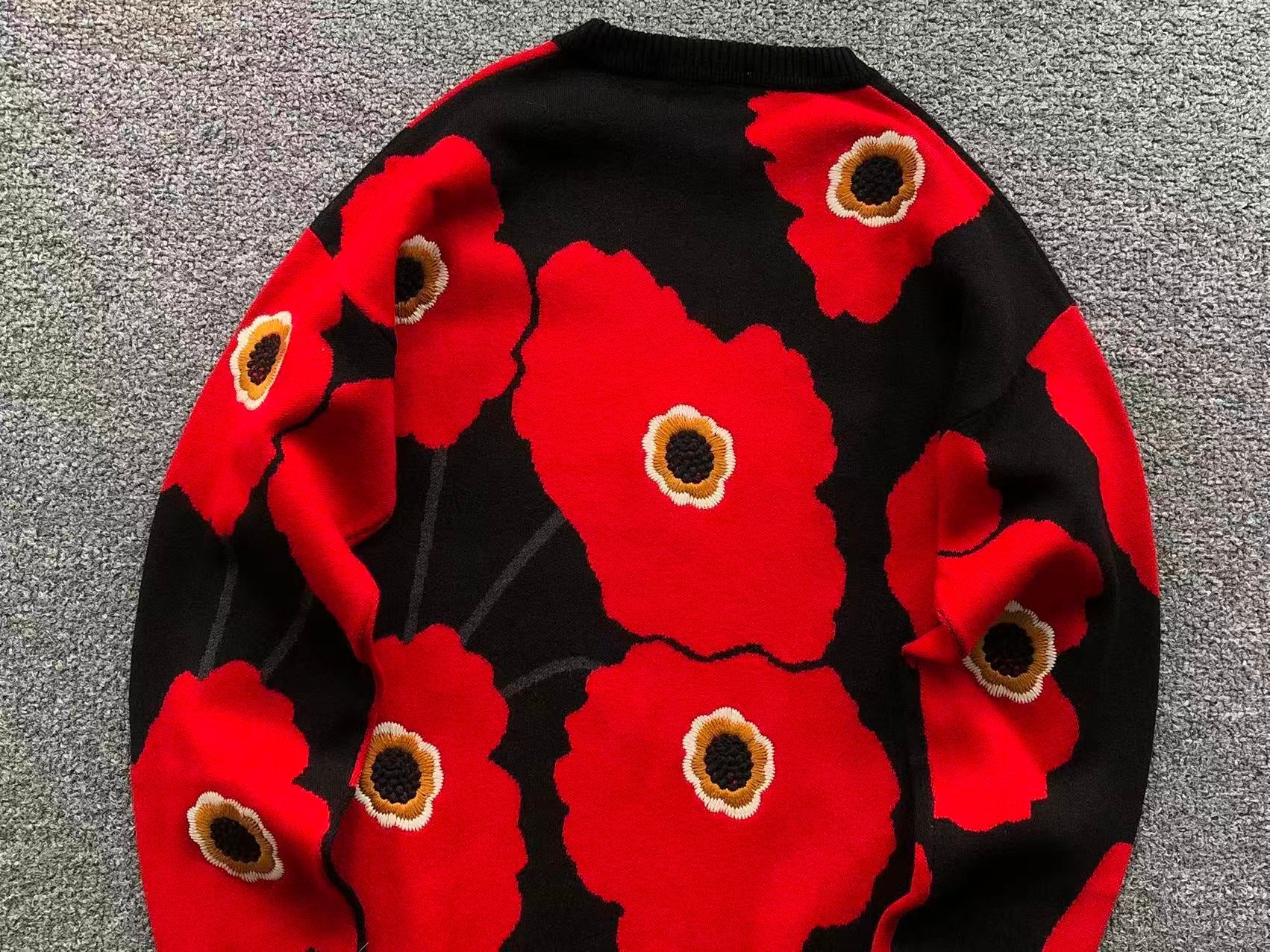L - SWEATER