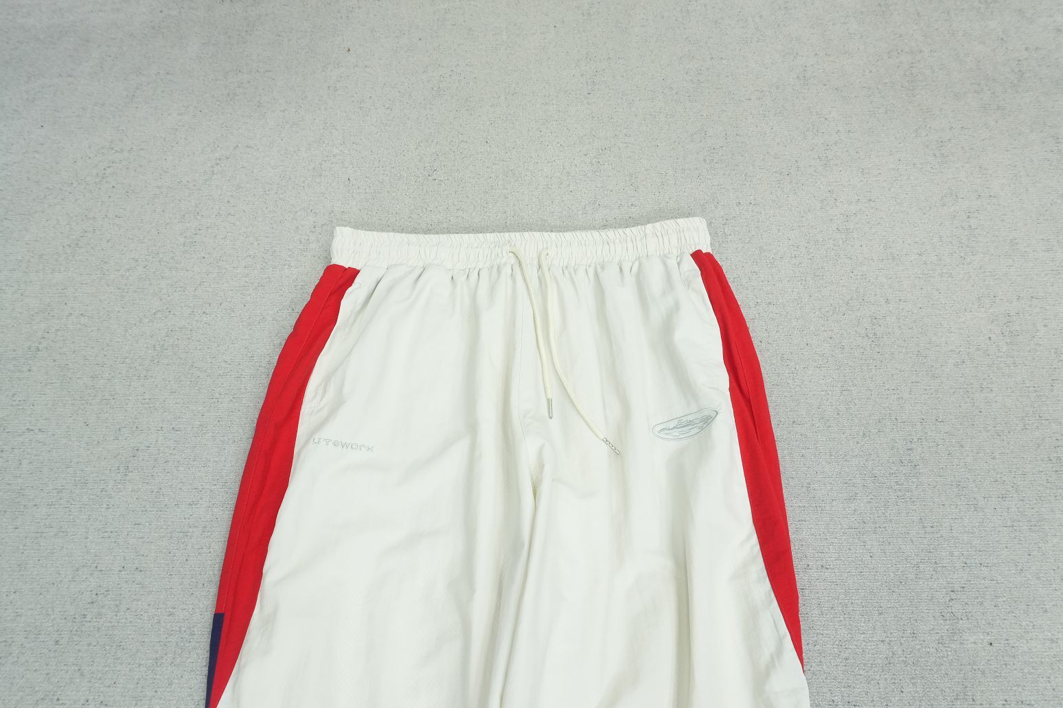 C - SWEATPANTS