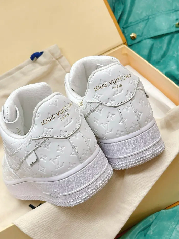N - SNEAKERS
