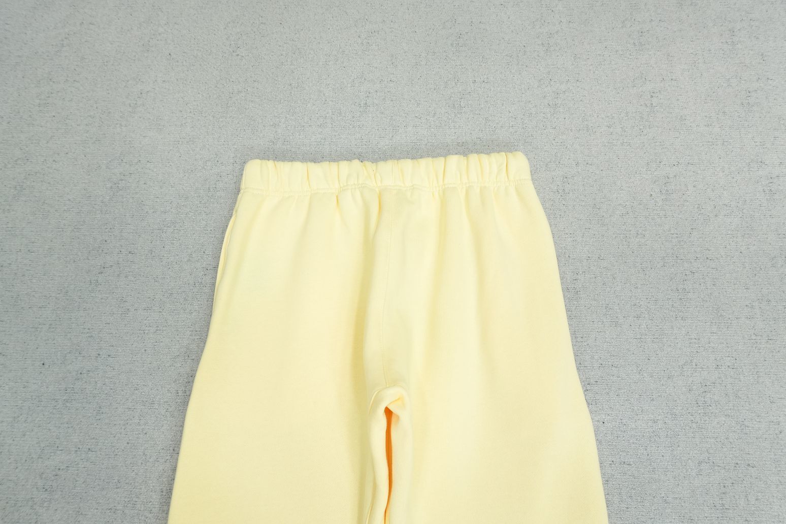 F - SWEATPANTS
