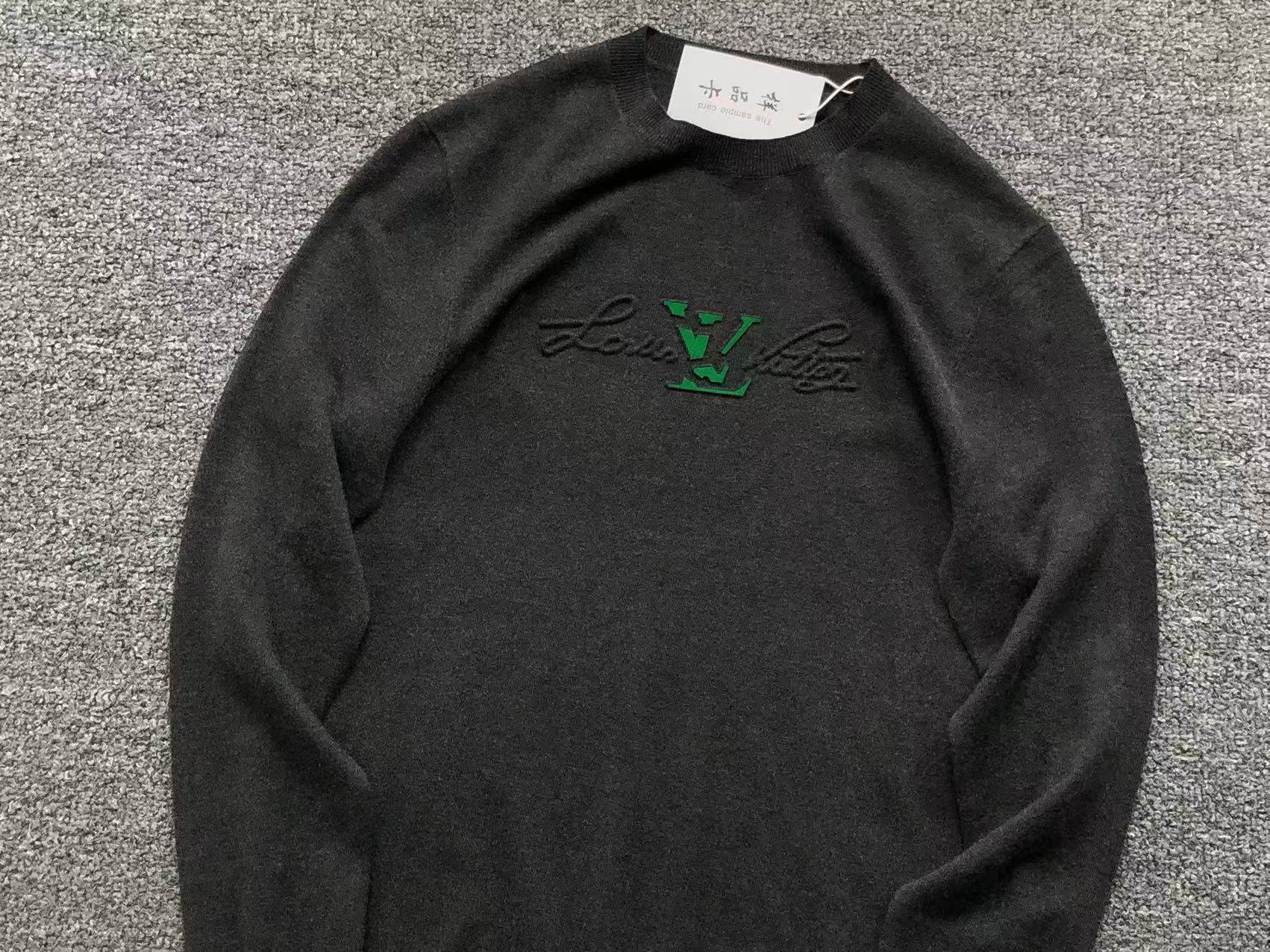 L - SWEATER