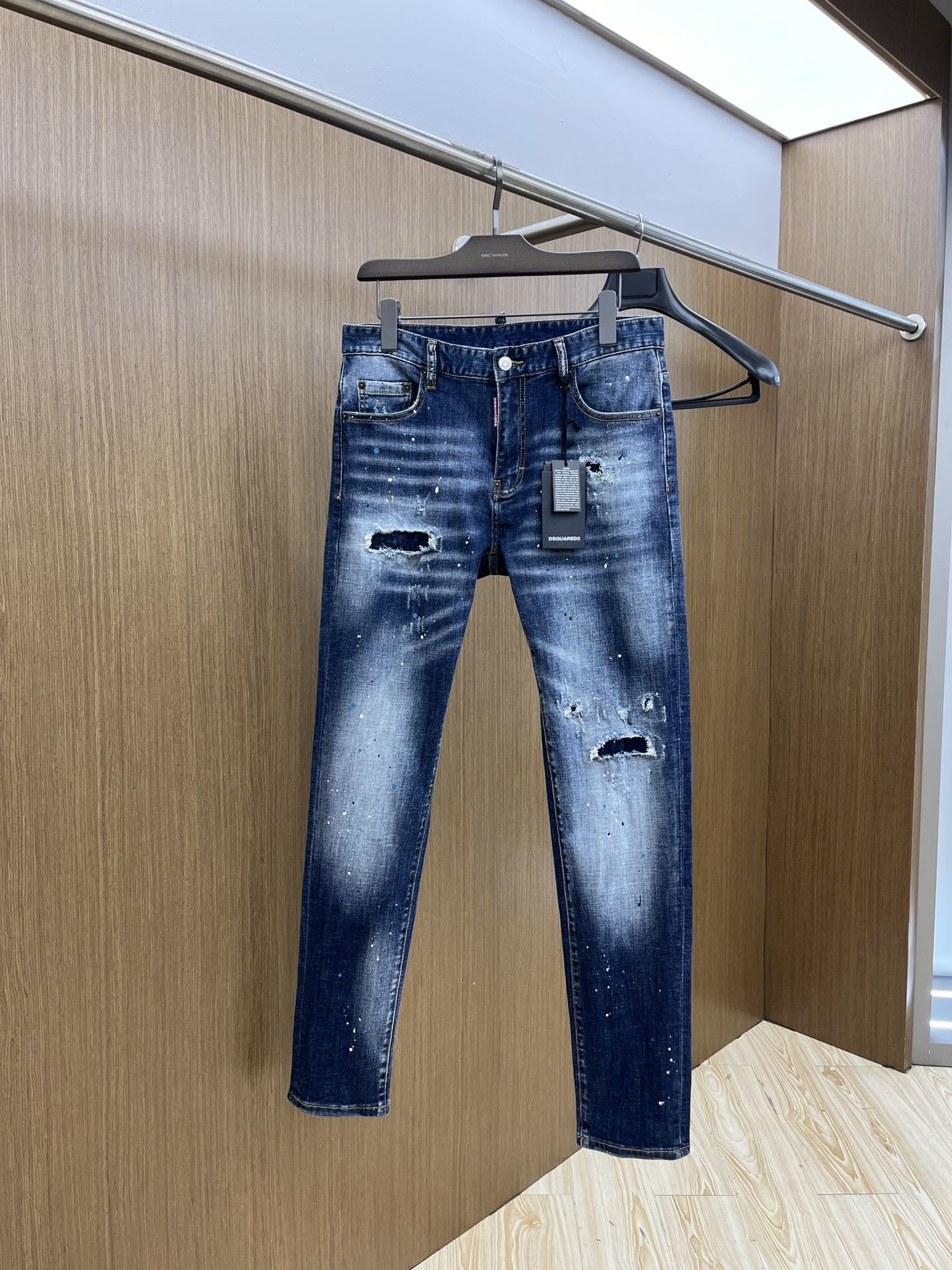 D - Jeans