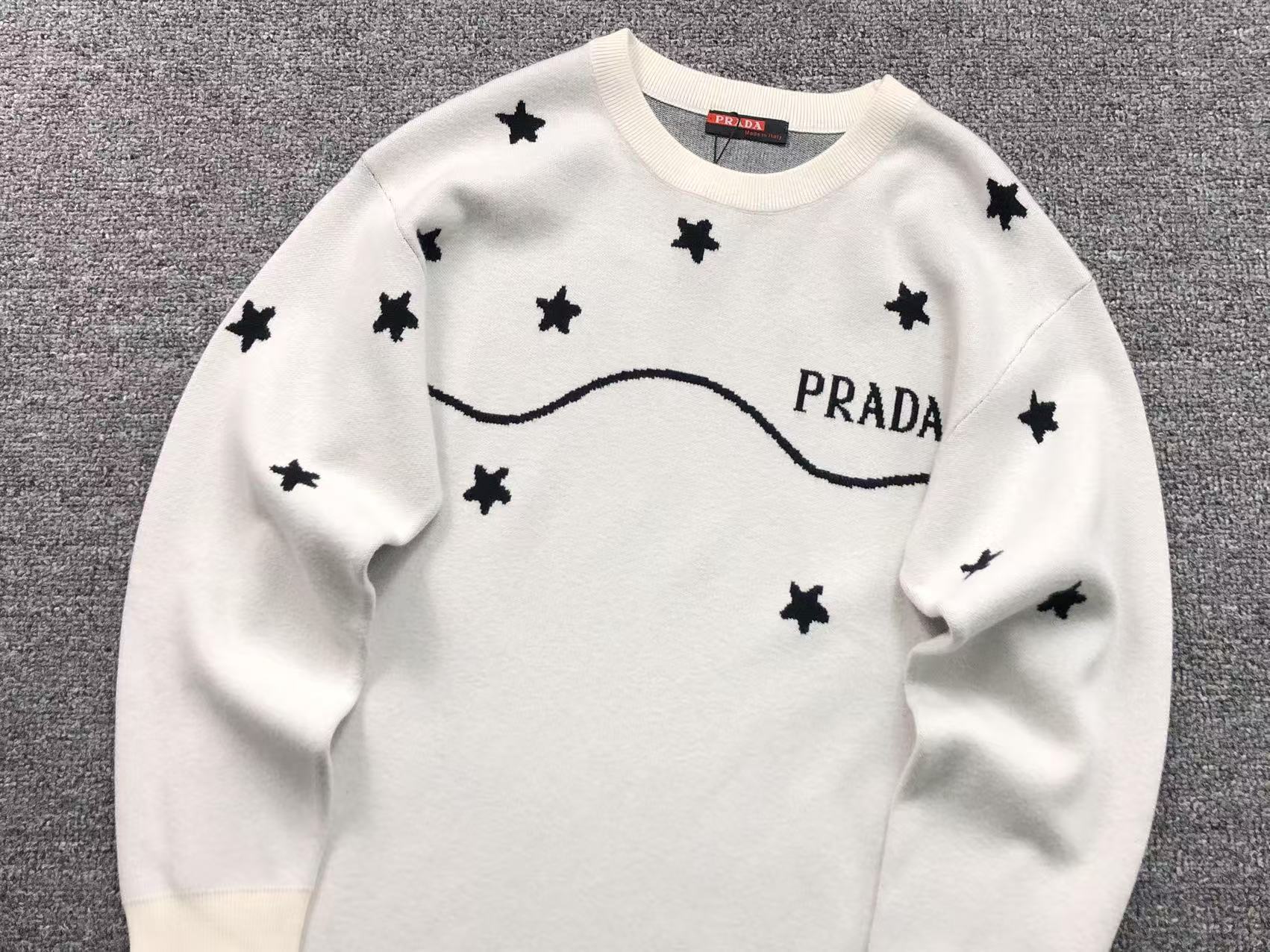 P - SWEATER