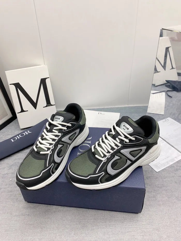 D - SNEAKERS