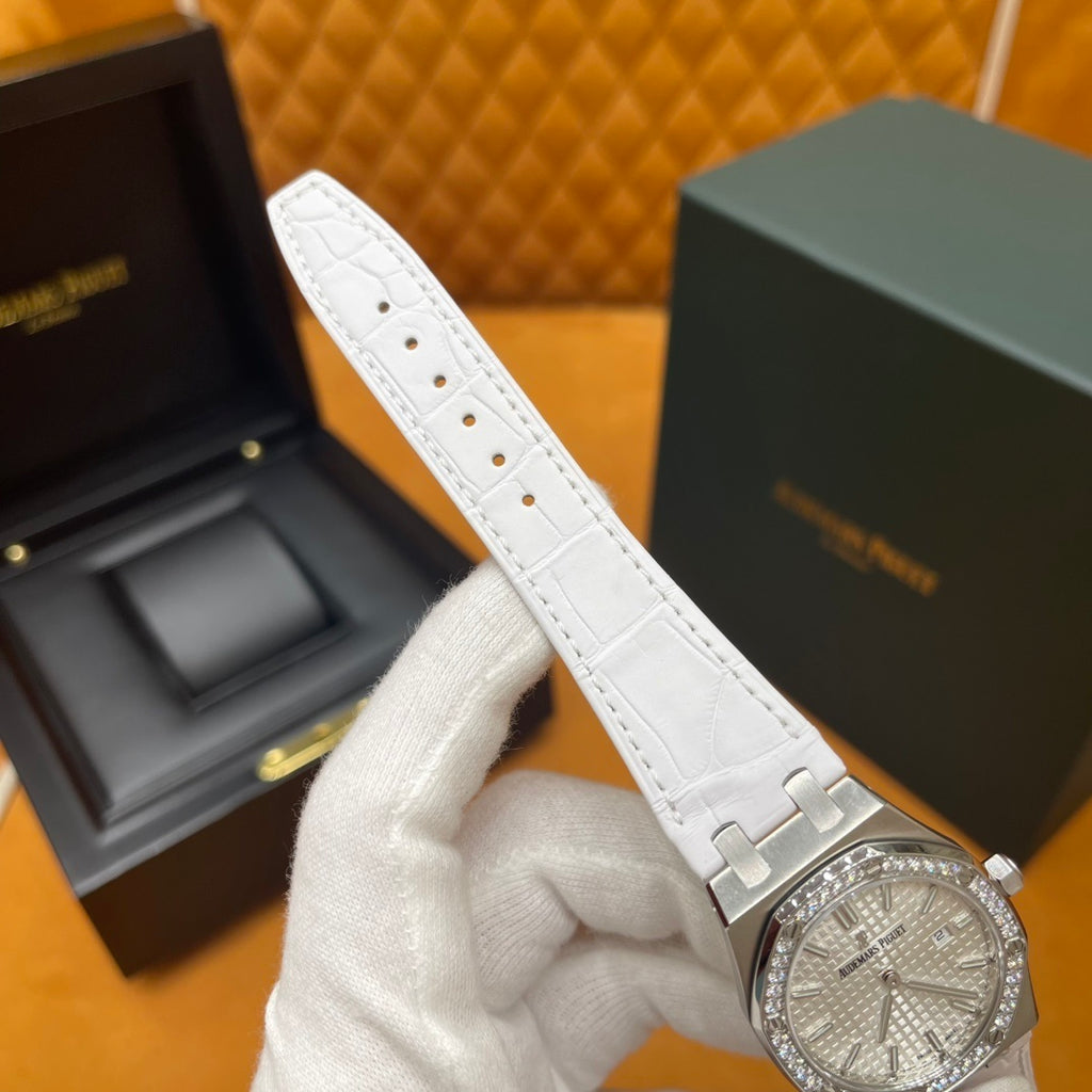 P - Watch