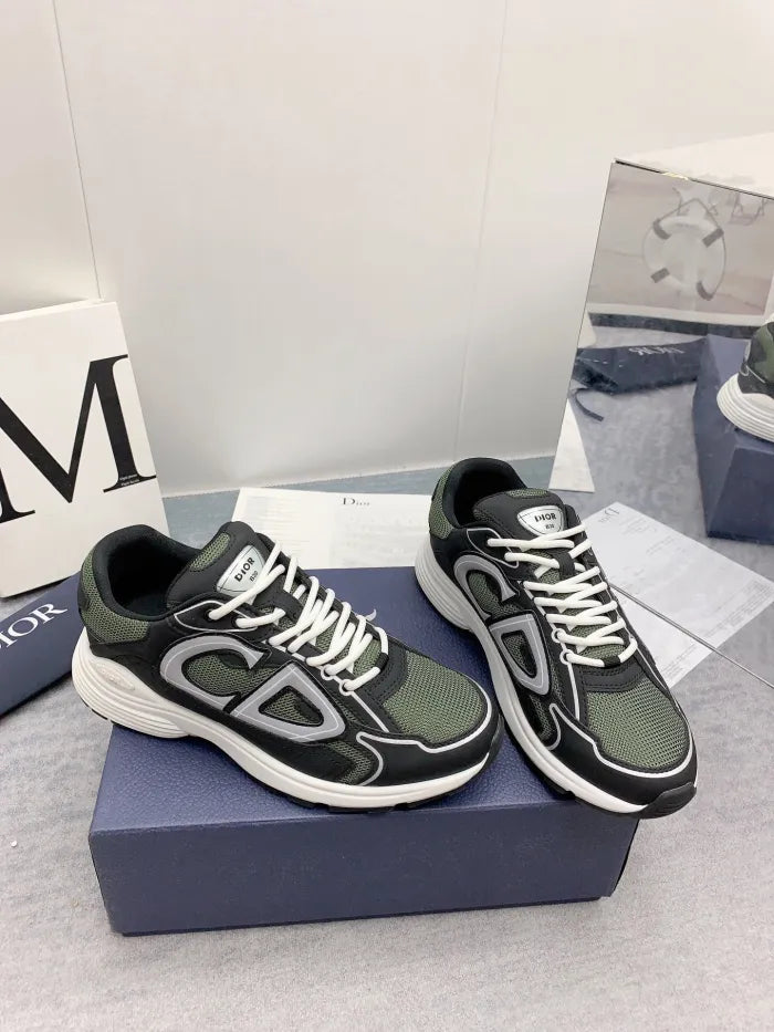 D - SNEAKERS