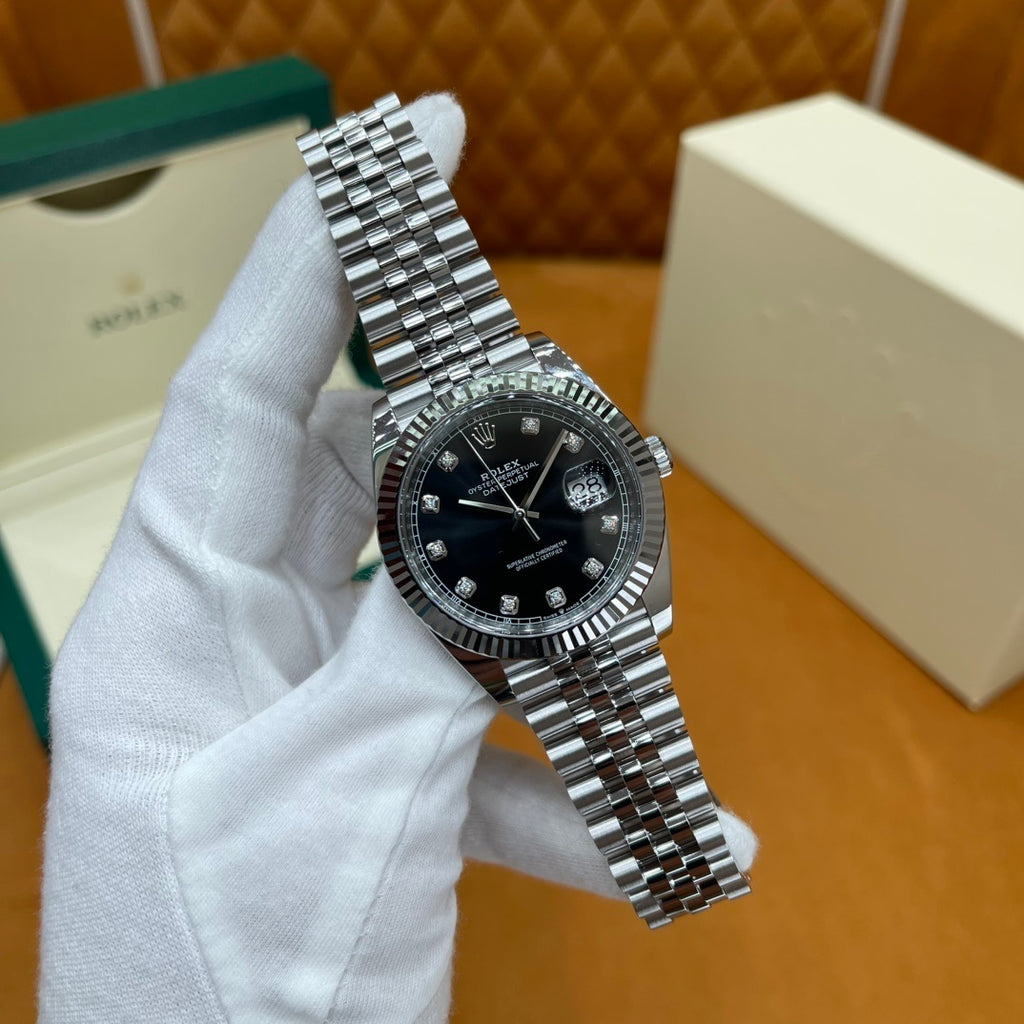 M - Watch