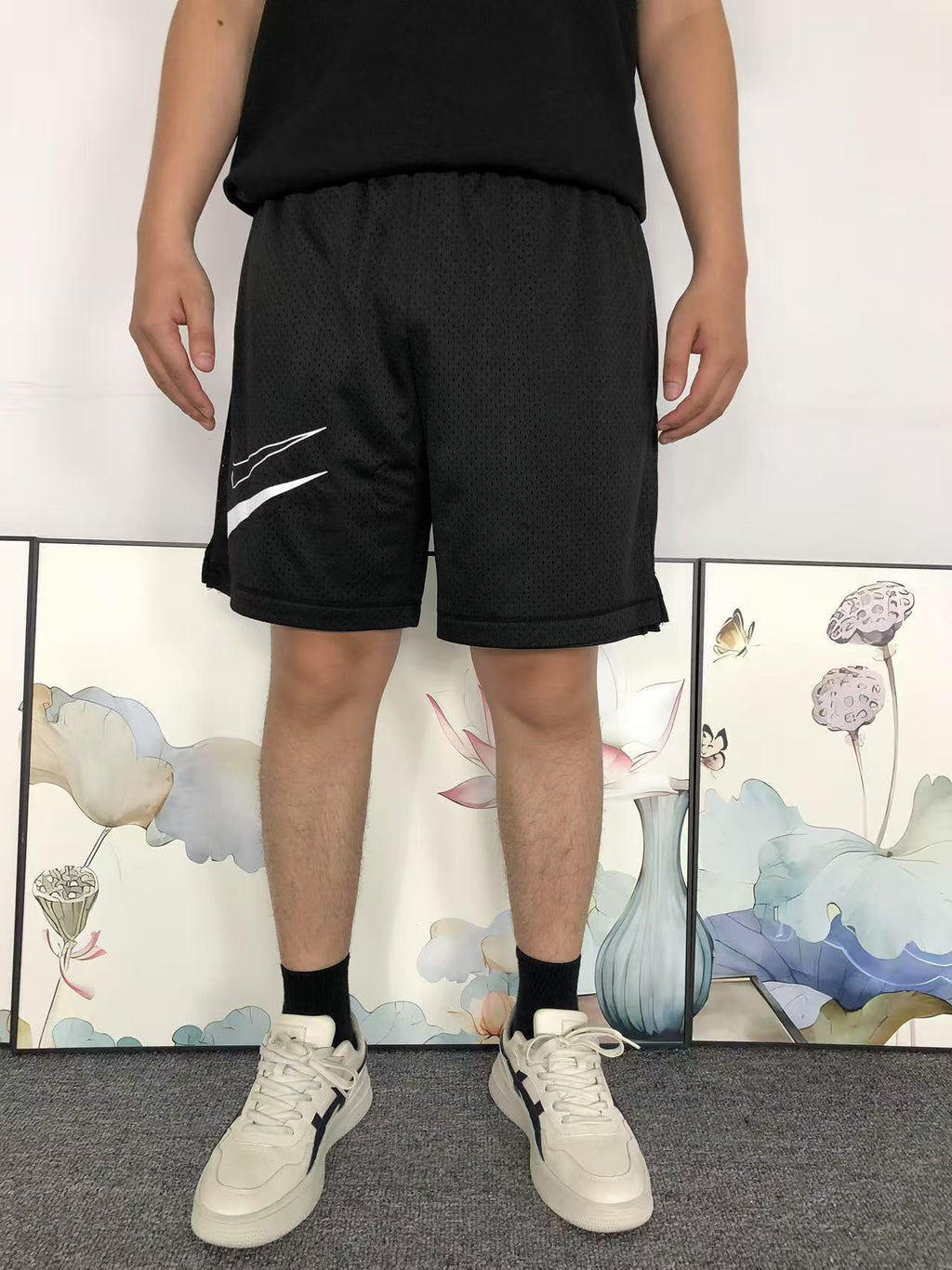 N - SHORTS
