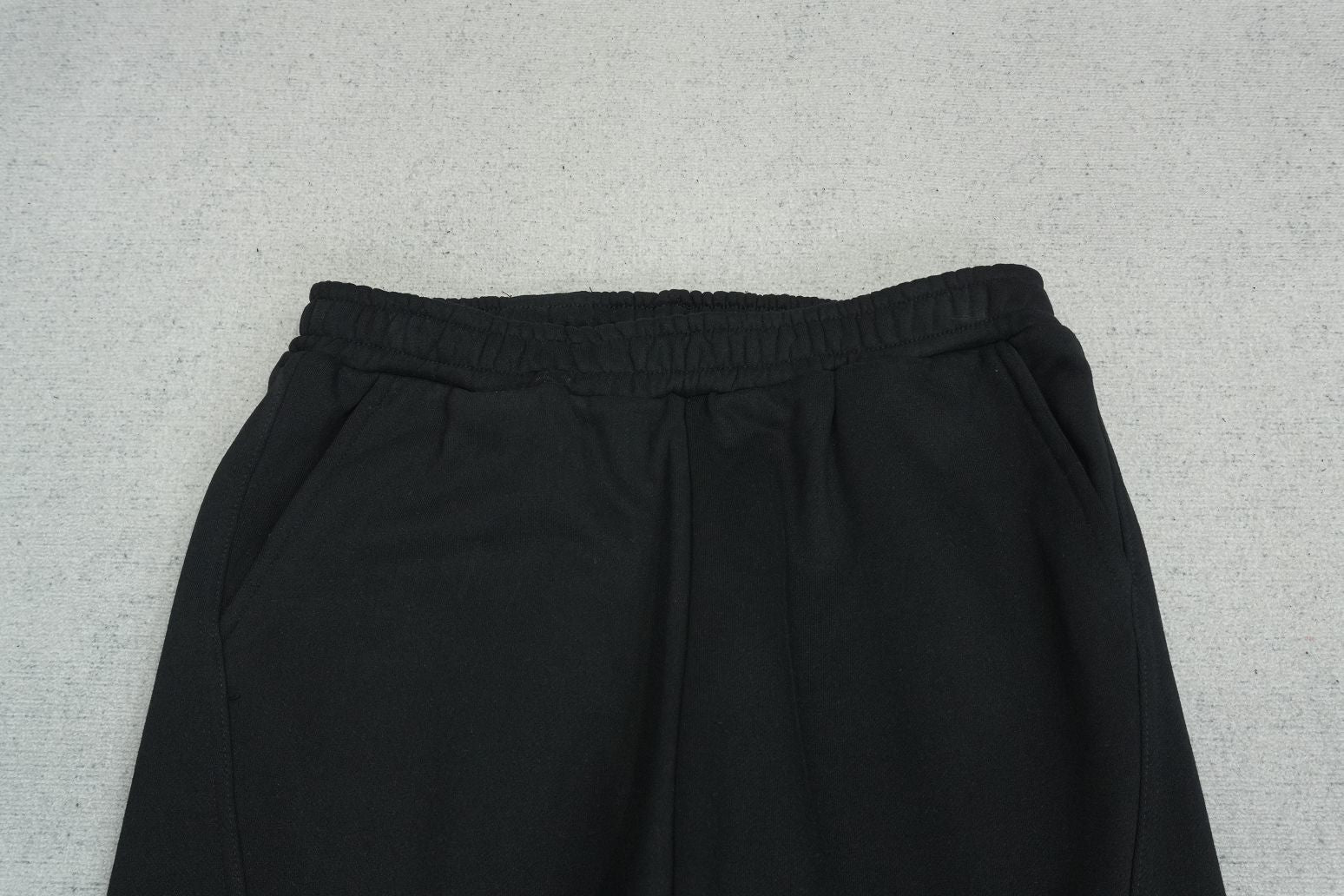M - SWEATPANTS