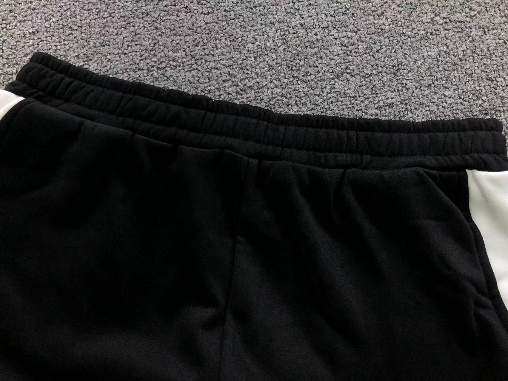M - SHORTS