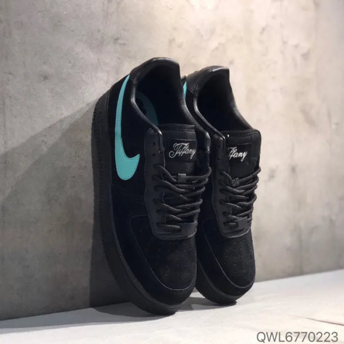 N - SNEAKERS