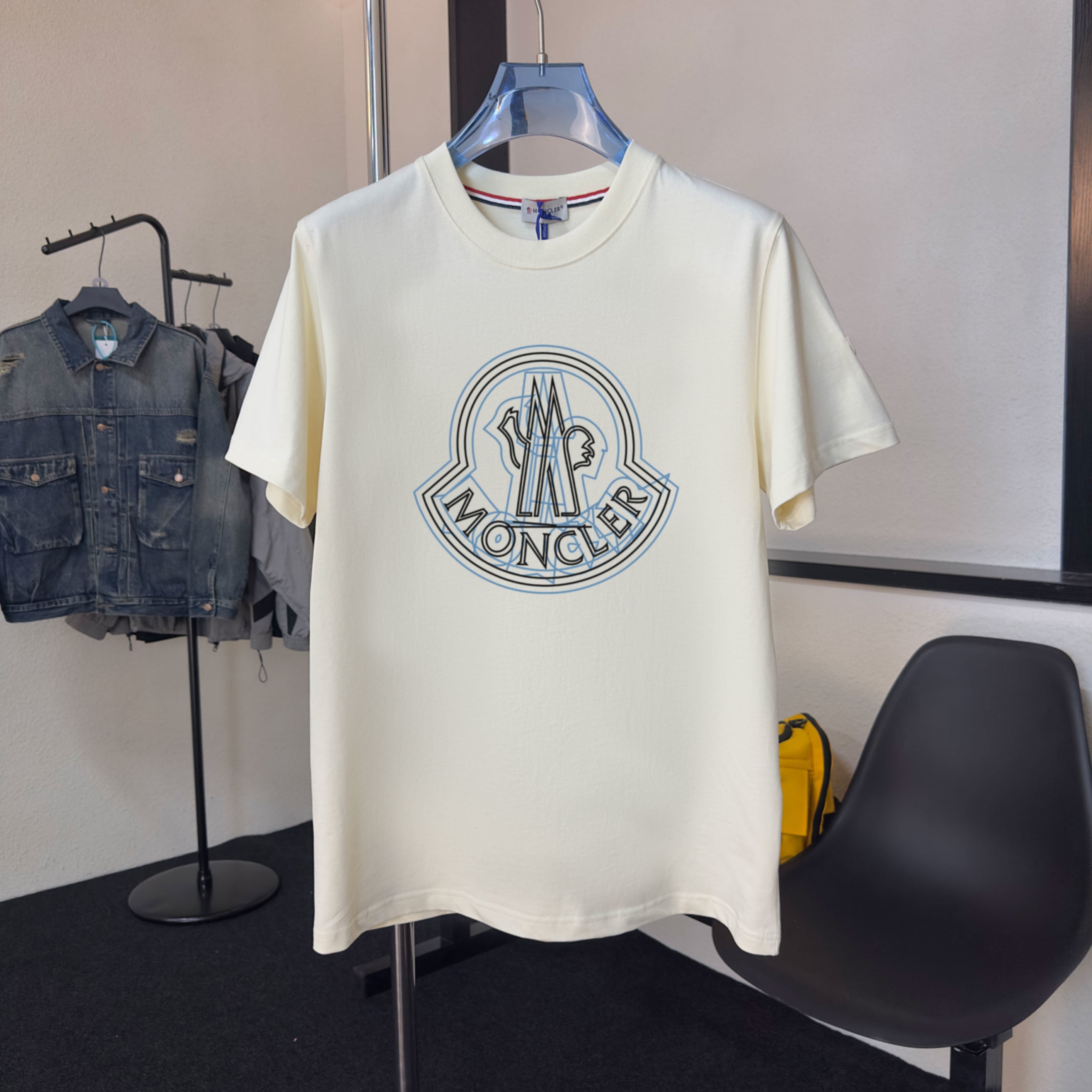 M - TSHIRT