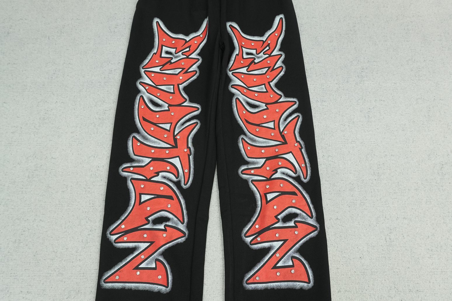 M - SWEATPANTS
