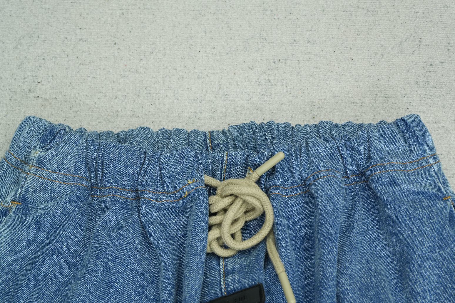 F - SWEATPANTS