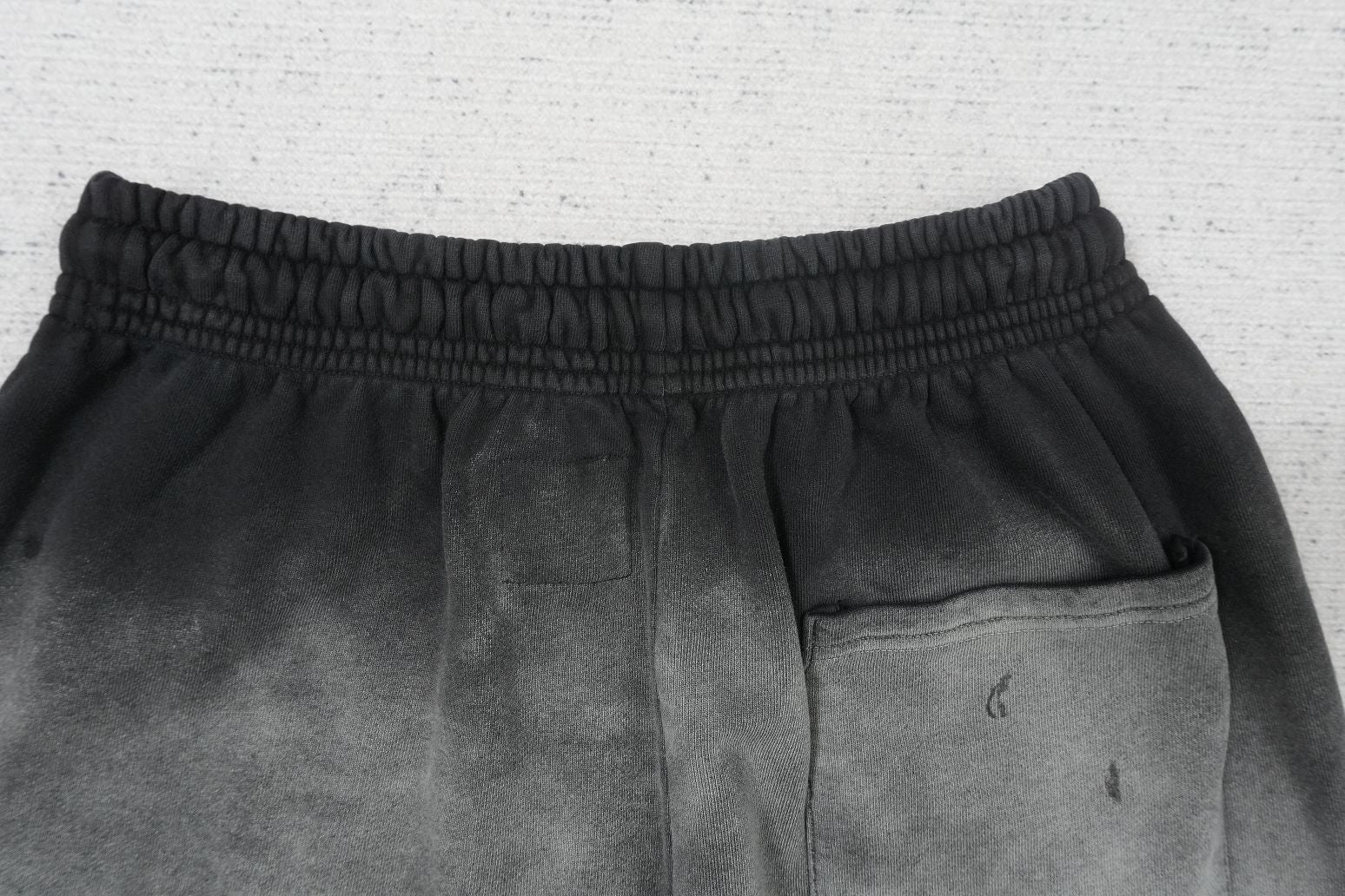 H - SWEATPANTS