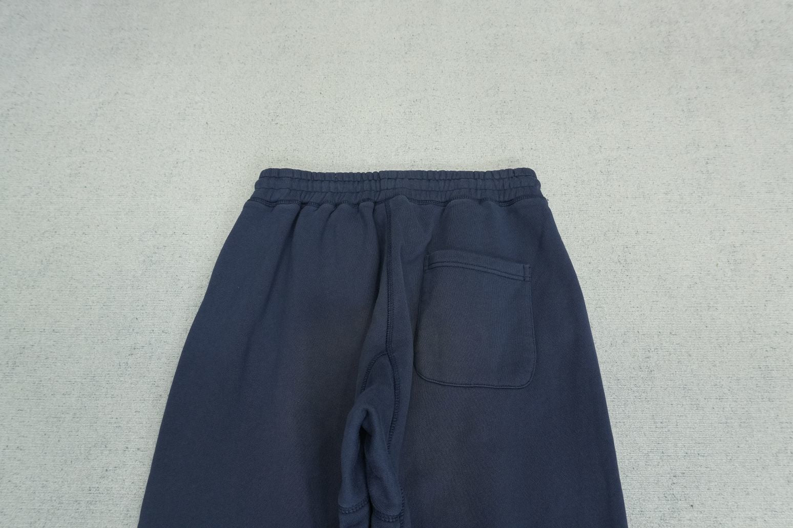 S - SWEATPANTS