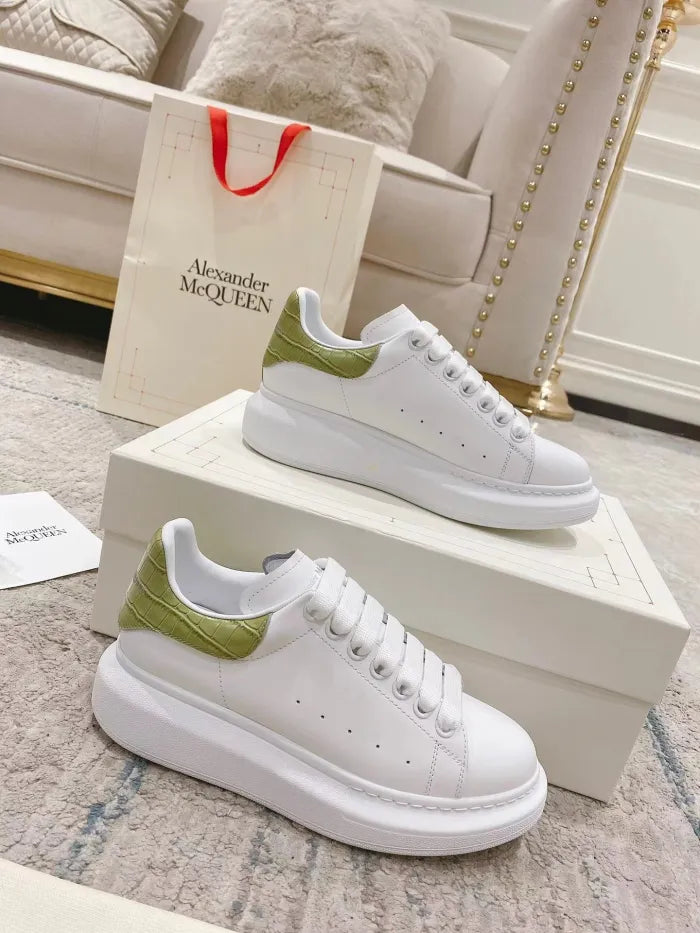 A - SNEAKERS