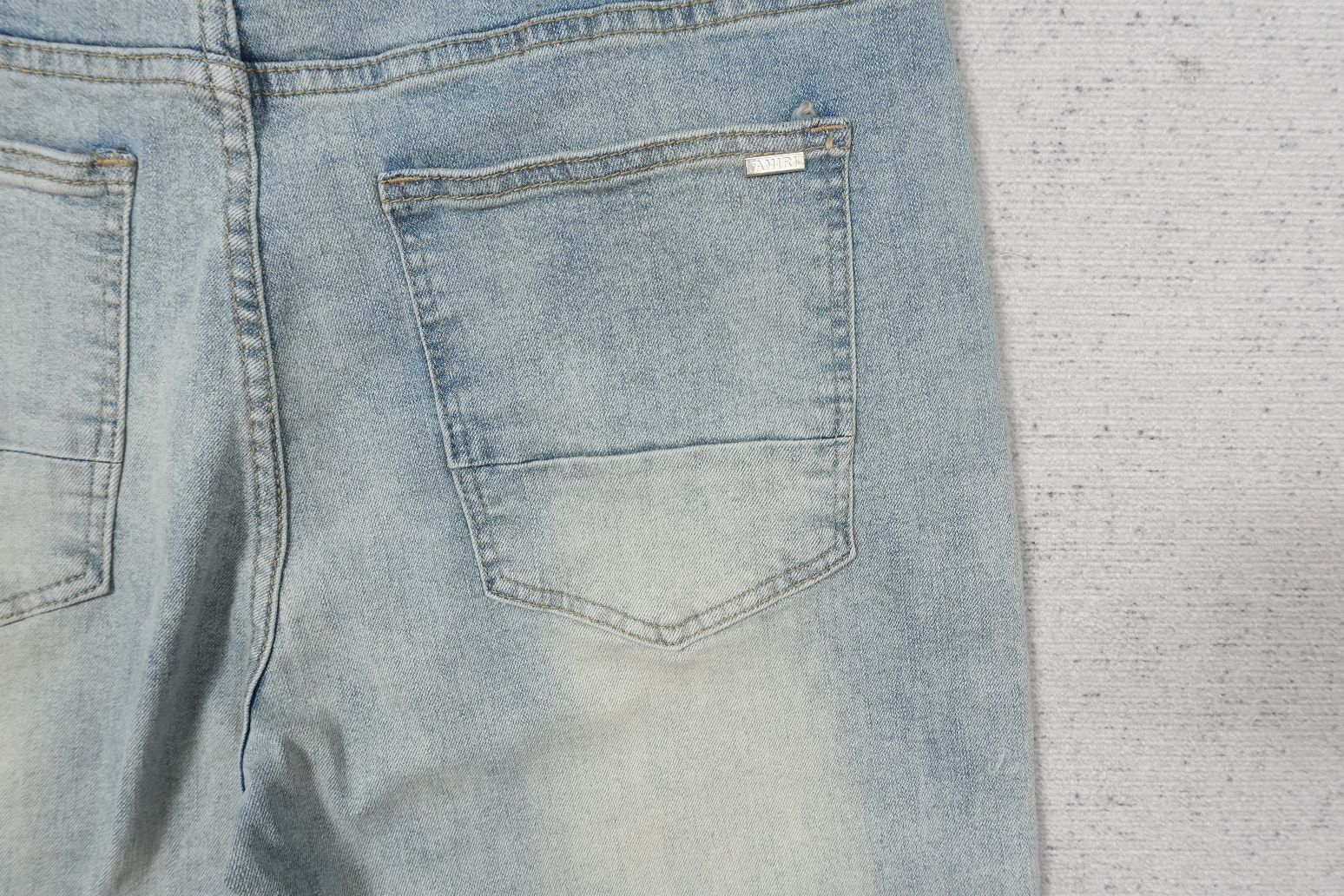 A - JEANS