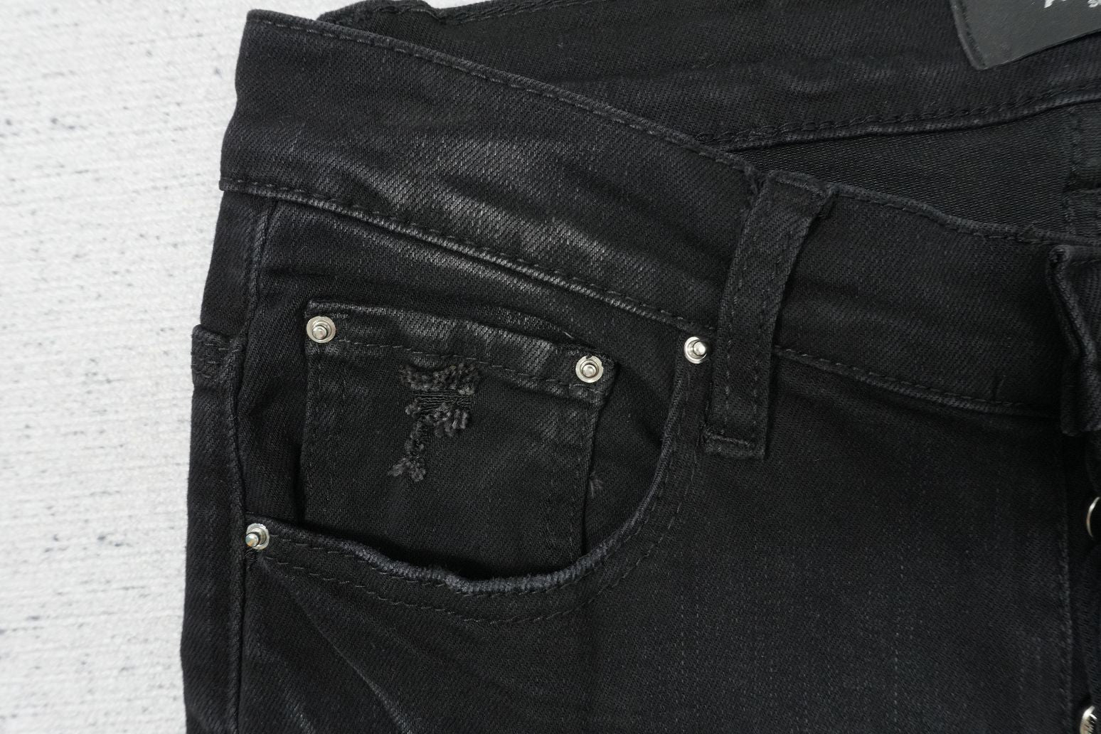 A - JEANS