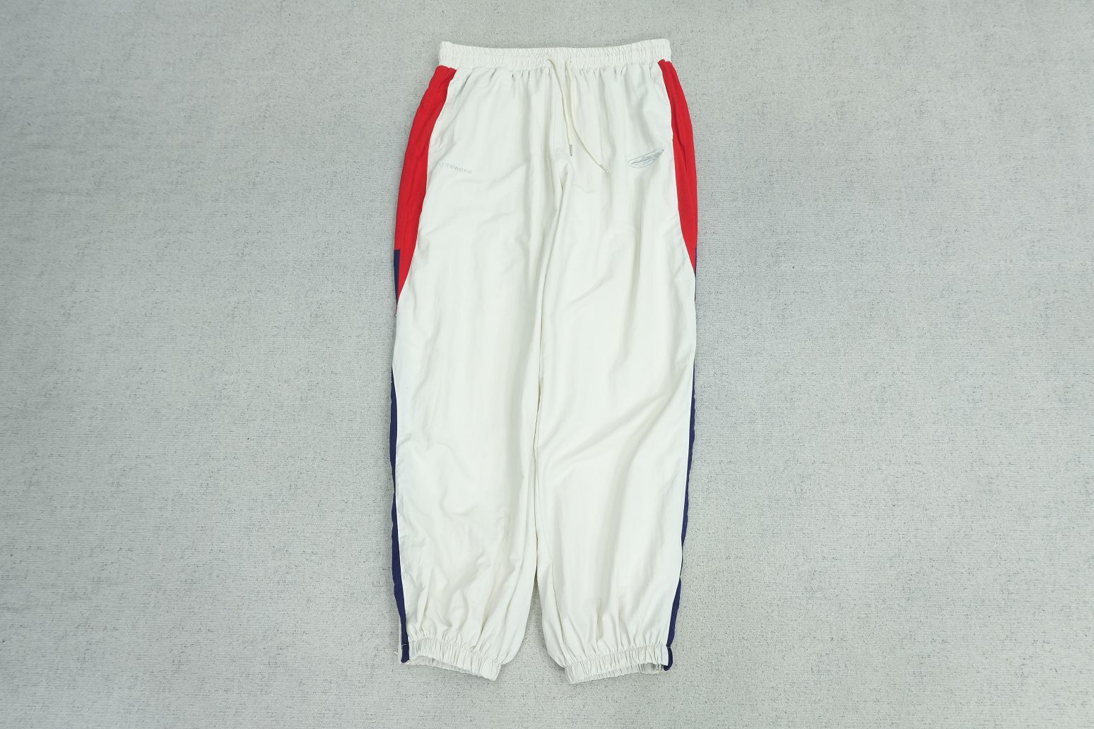 C - SWEATPANTS