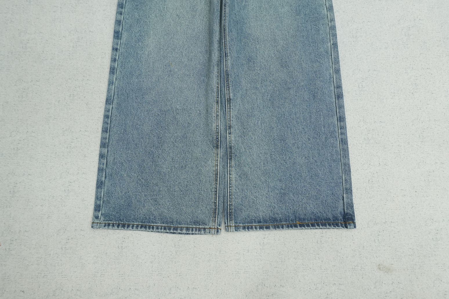 W - JEANS