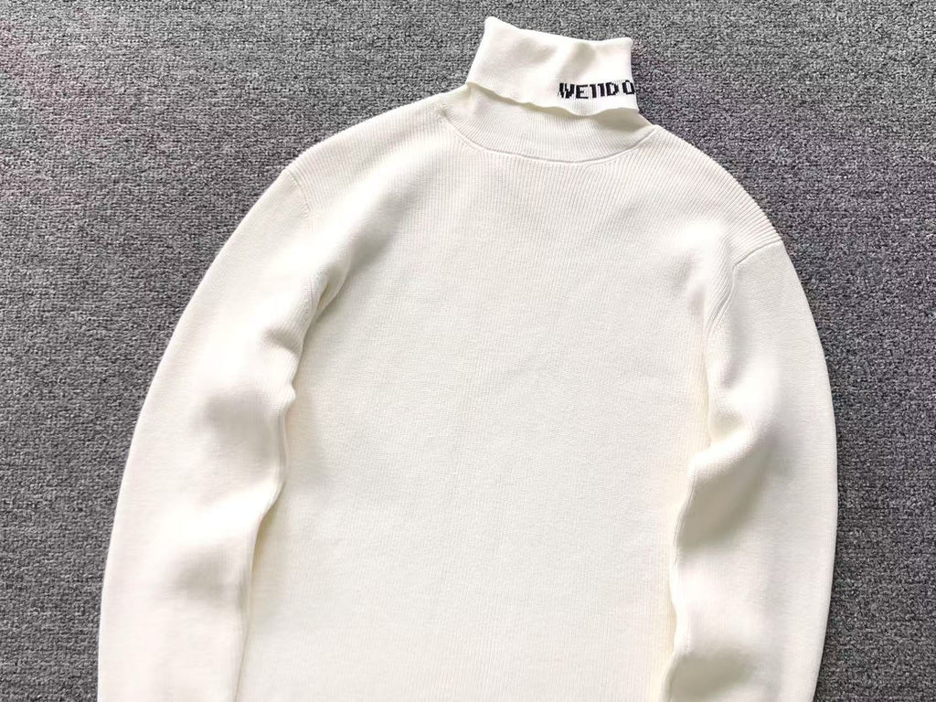W - SWEATER