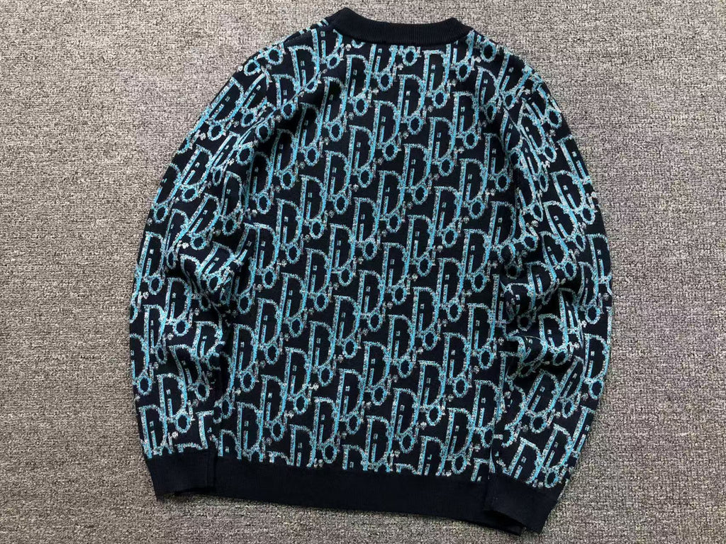 D - SWEATER