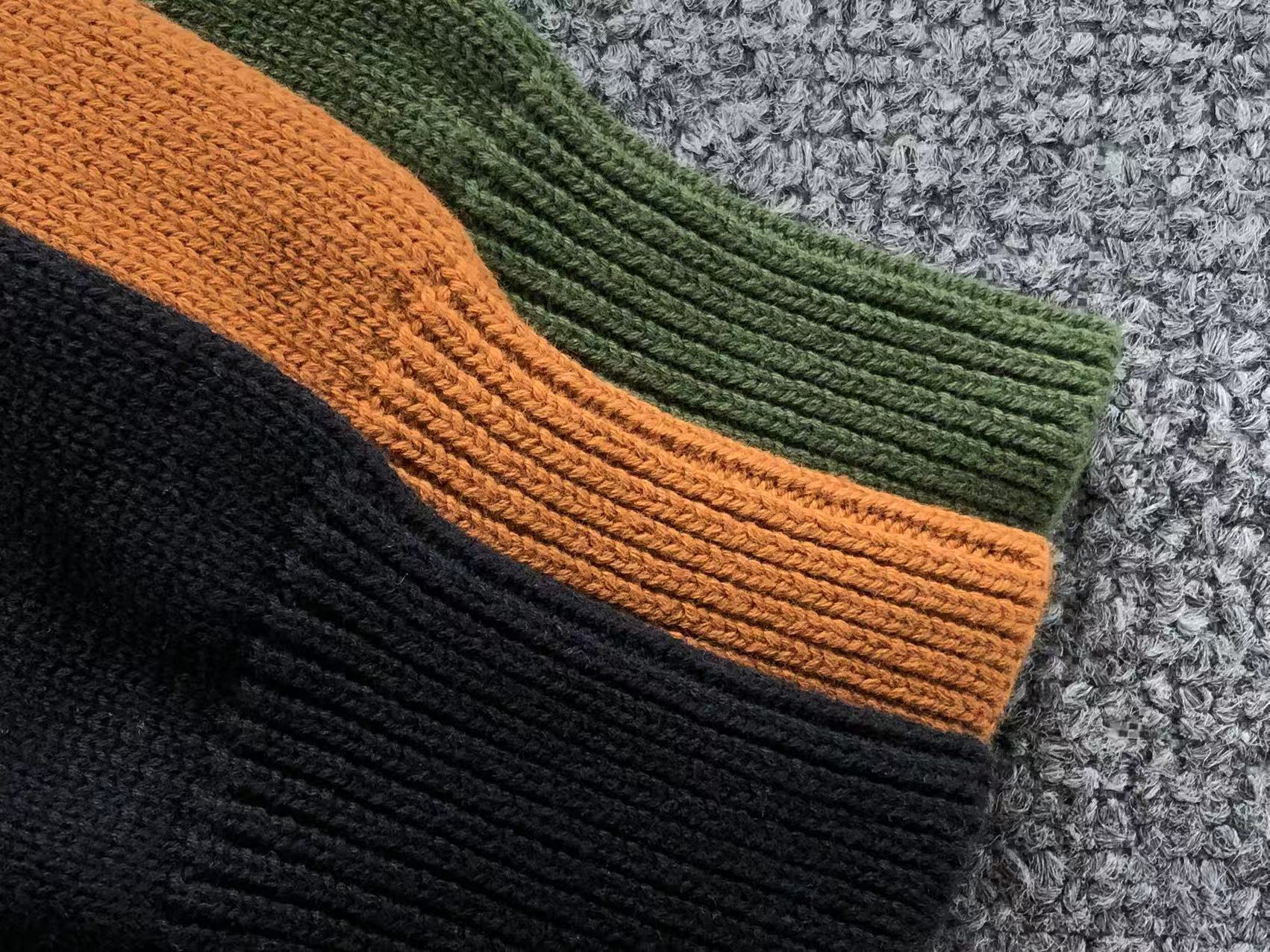 S - SWEATER