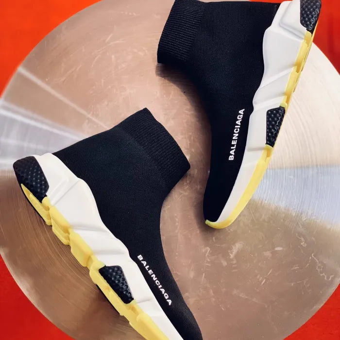 B - SNEAKERS