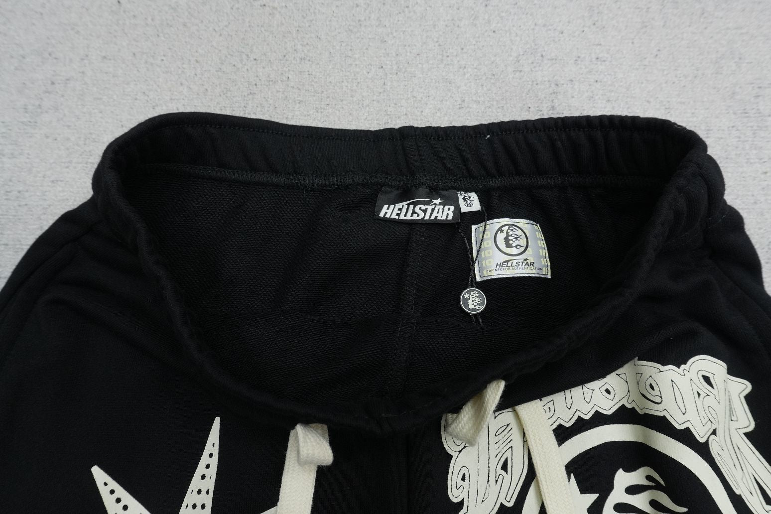 H - SWEATPANTS