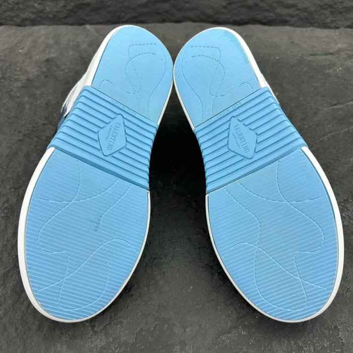 V - SNEAKERS