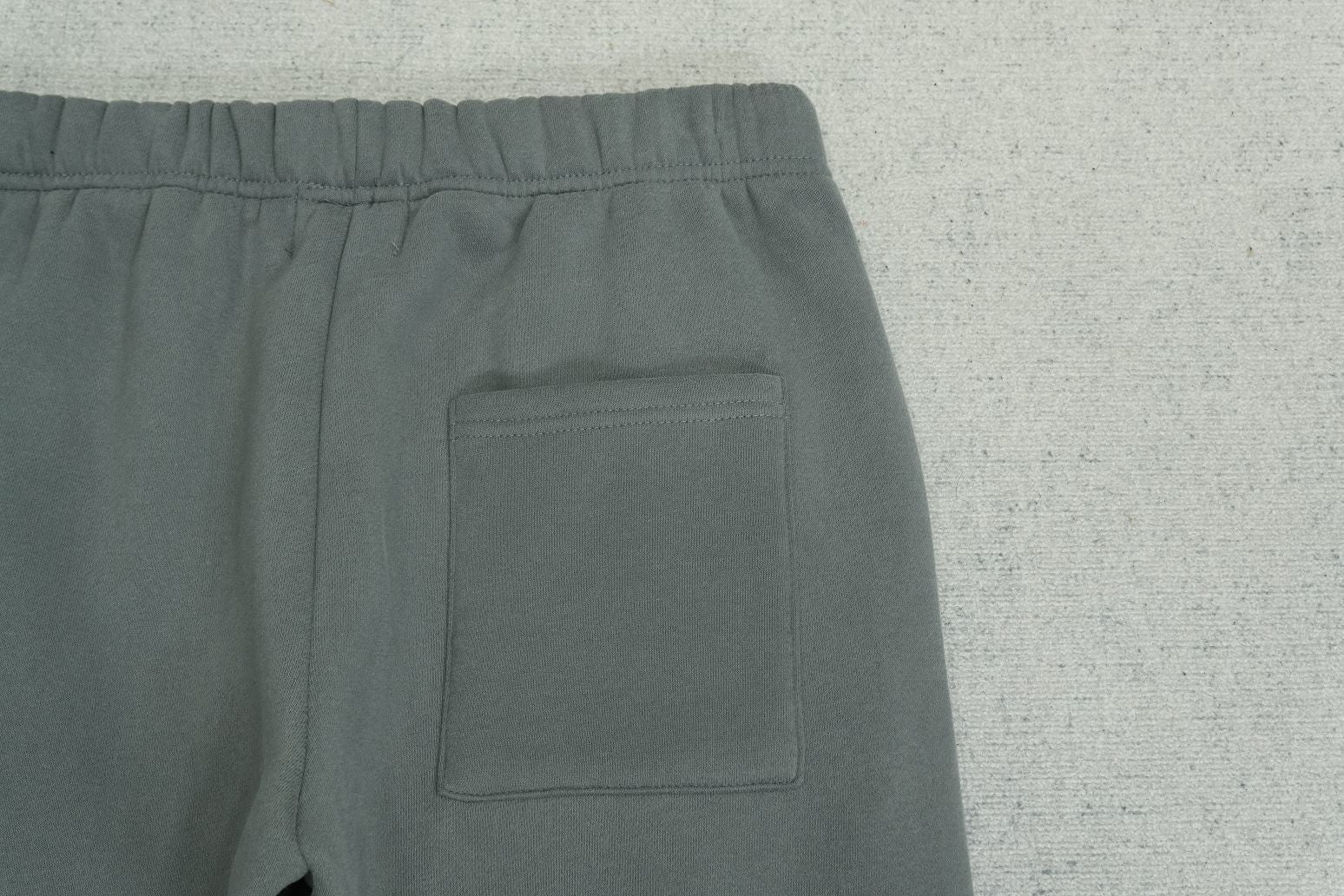 B - SWEATPANTS