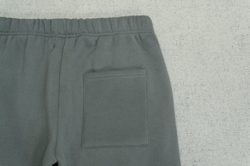 B - SWEATPANTS