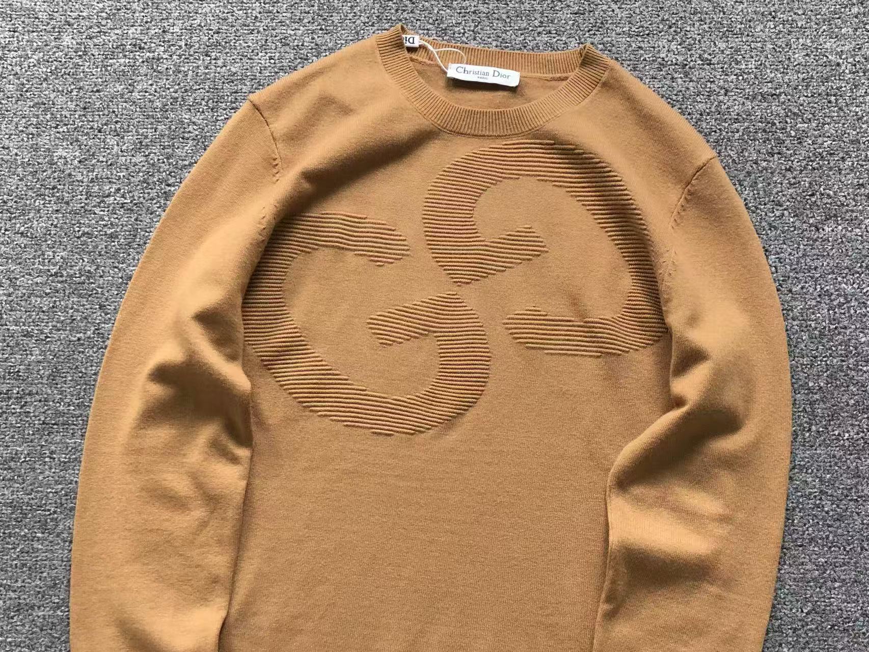 GG - SWEATER