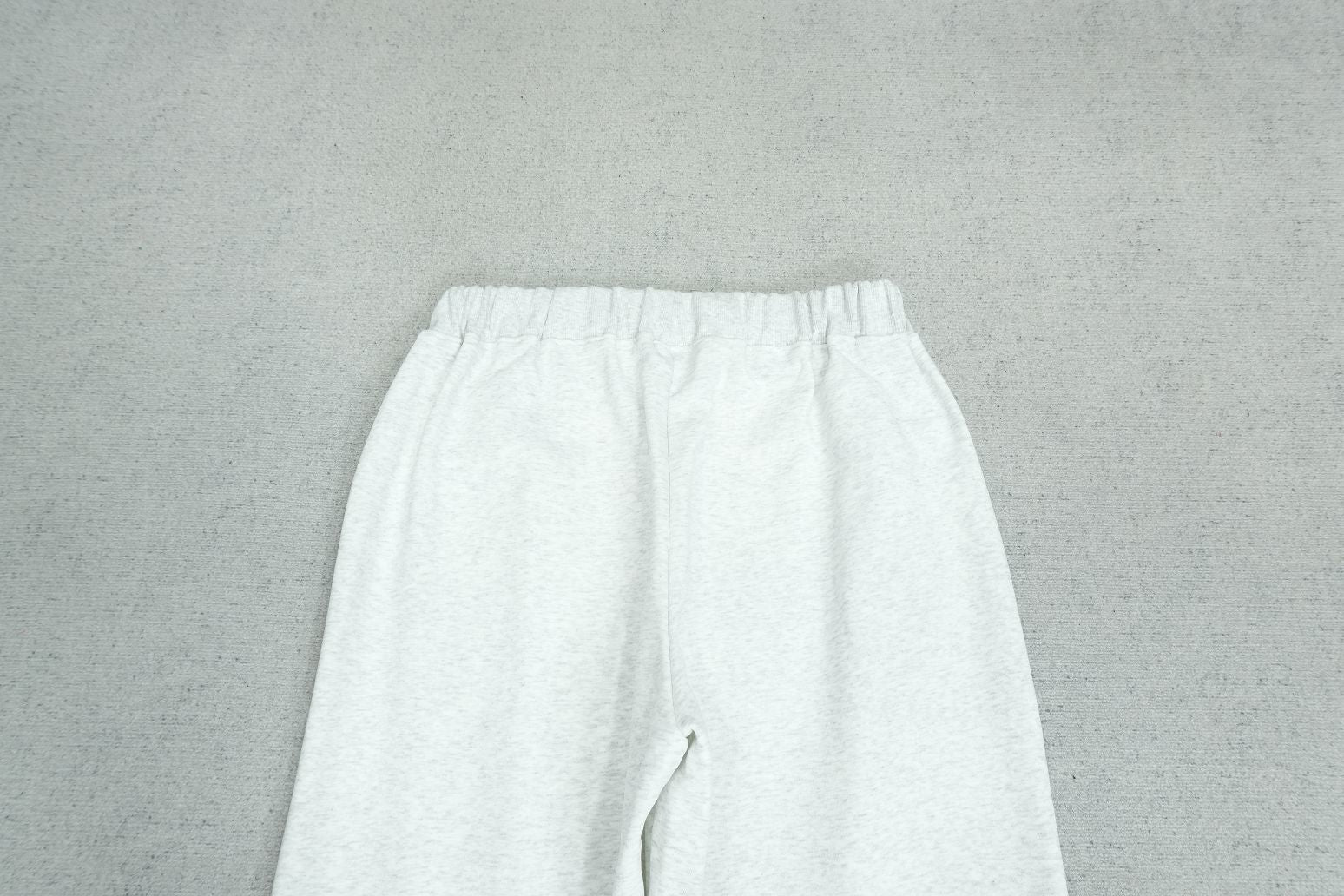 S - SWEATPANTS