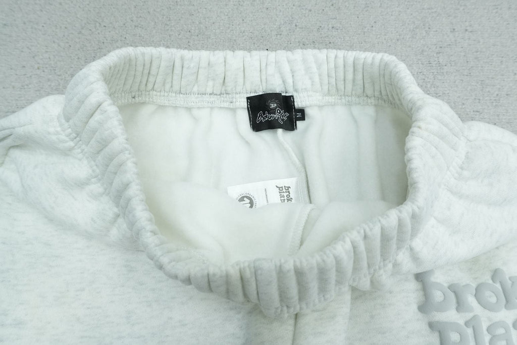 B - SWEATPANTS