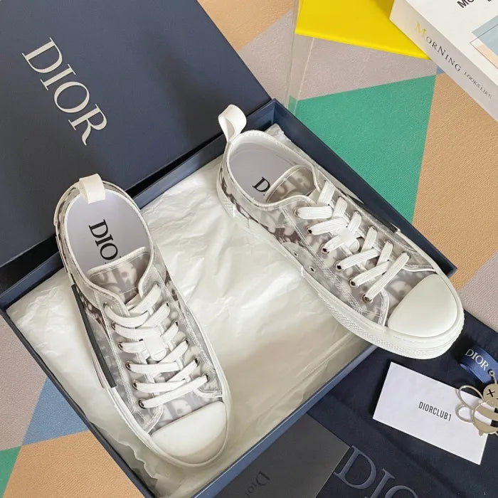 D - SNEAKERS