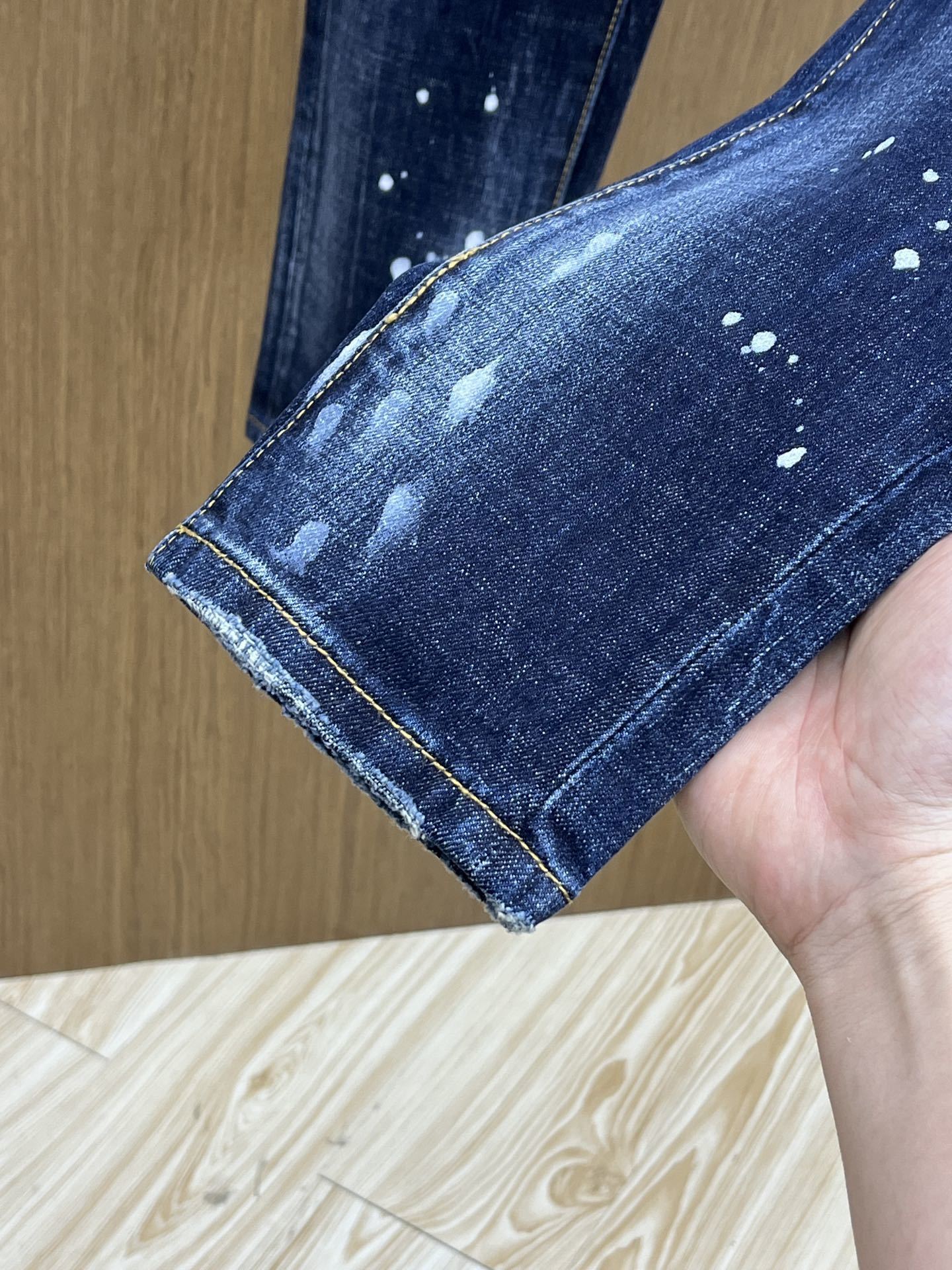 D - JEANS