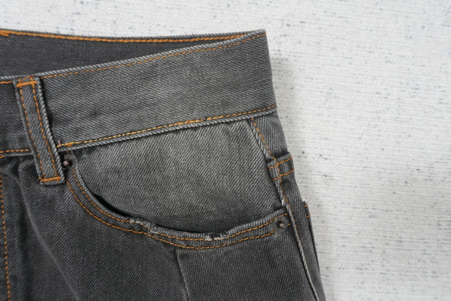 C - JEANS