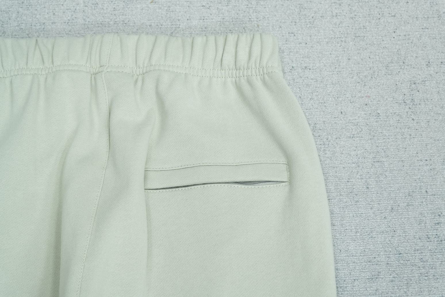 C - SWEATPANTS